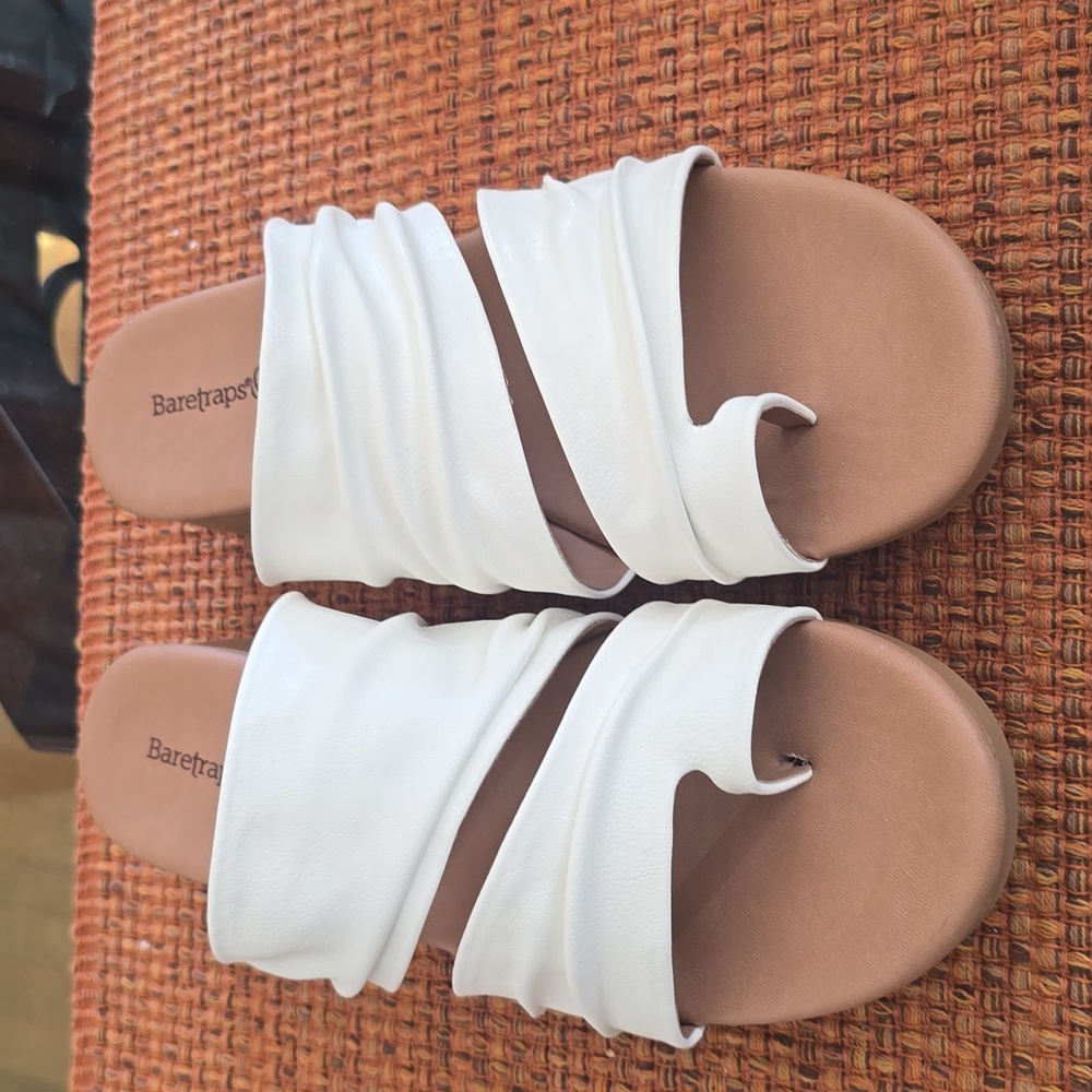 BARETRAPS BRAND WOMEN'S WHITE SUMMER SLIP-ON SANDALS SIZE 9
